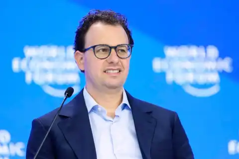 Anthropic's AI Models Restriction Sparks Debate on Security and Sovereignty Boosting Market Reputation