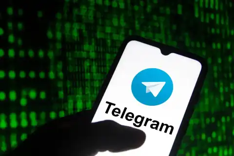 Russian Cyberattacks Target Messaging Accounts of Officials Globally
