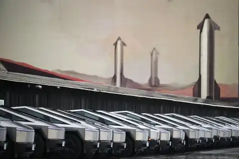 SpaceX Announces Starpipe: Building Own Natural Gas Pipeline for Starship Fuel